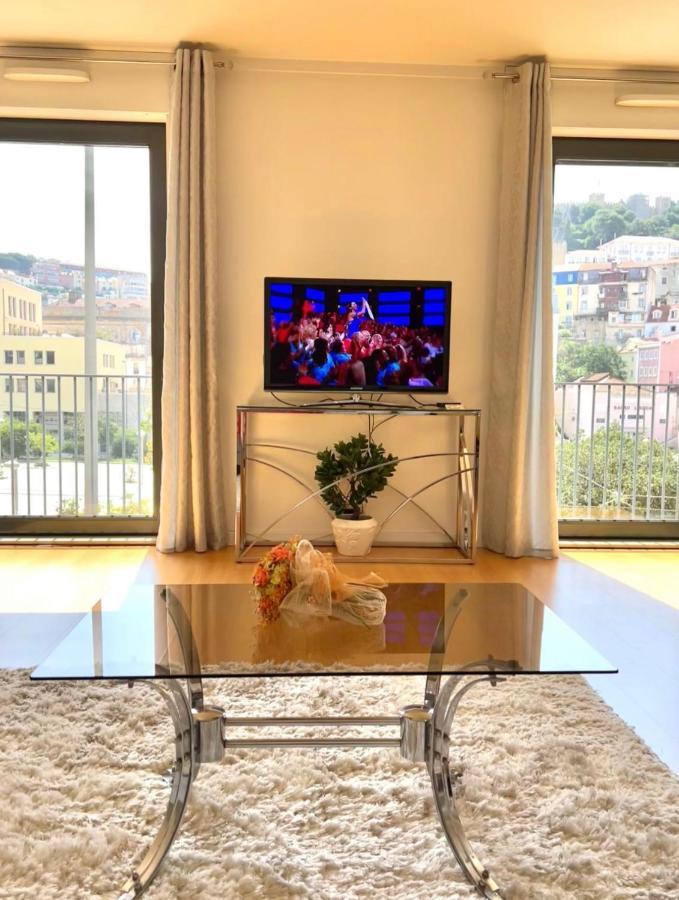 Luxury Castle View Apartment Lisbon Exterior photo
